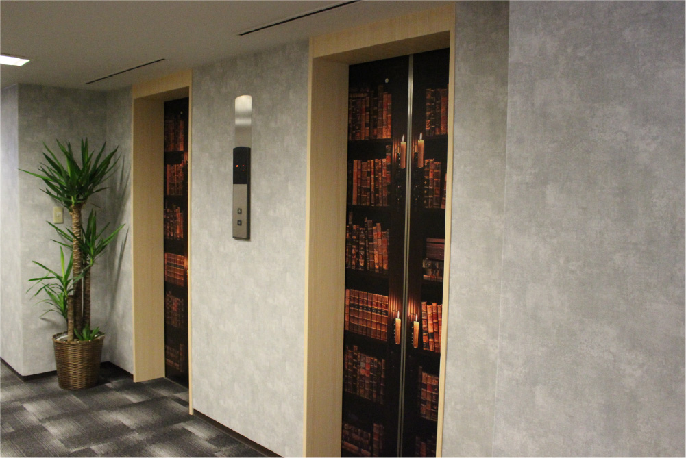 ６階エレベーター前